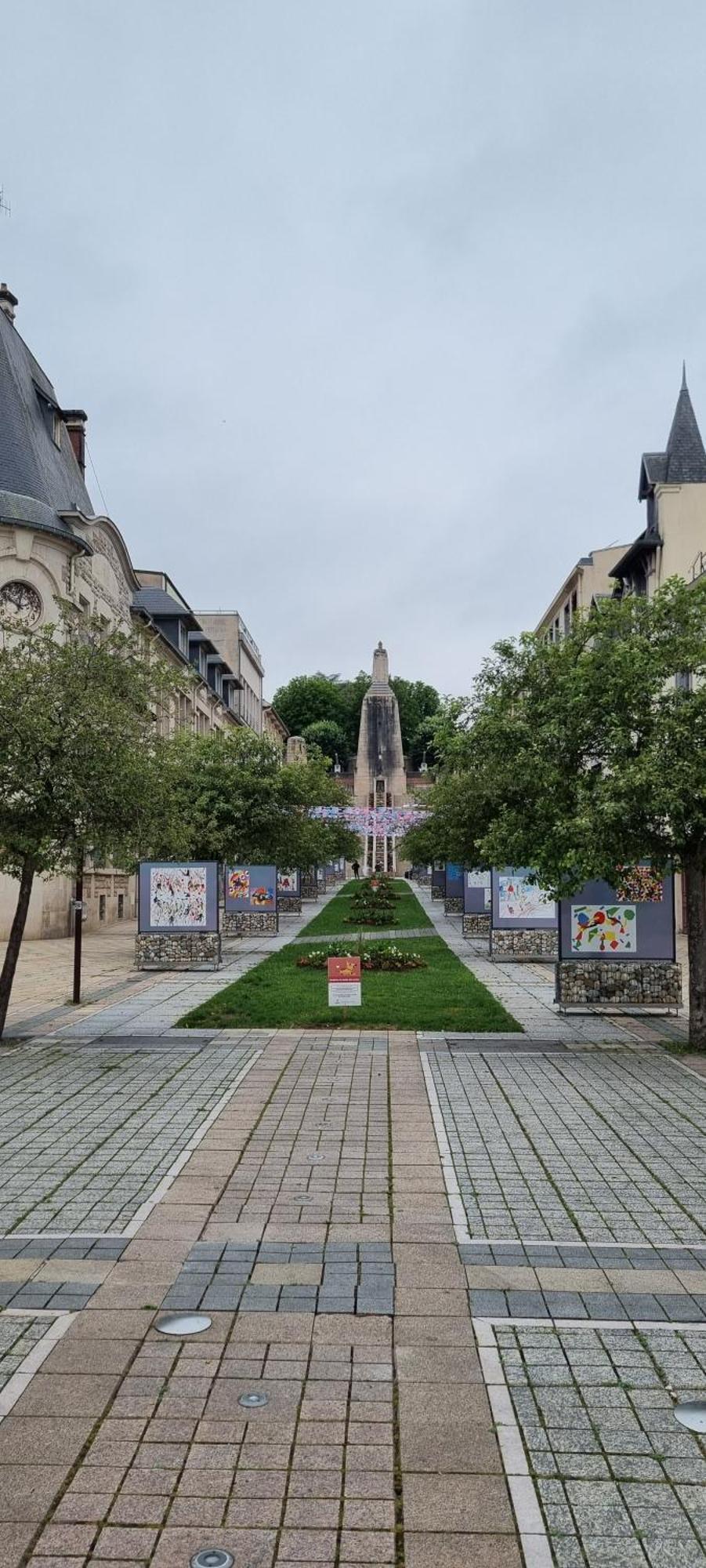 Auberge De Jeunesse - Hi Verdun Luaran gambar